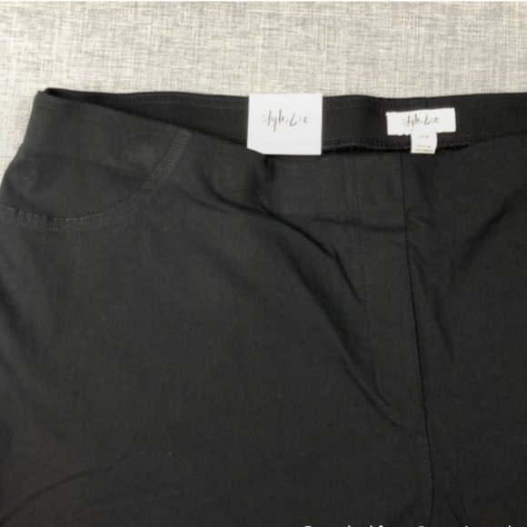 SOLD - Style & Co Black Pull On Capri Pants NWT - Picture 3 of 5